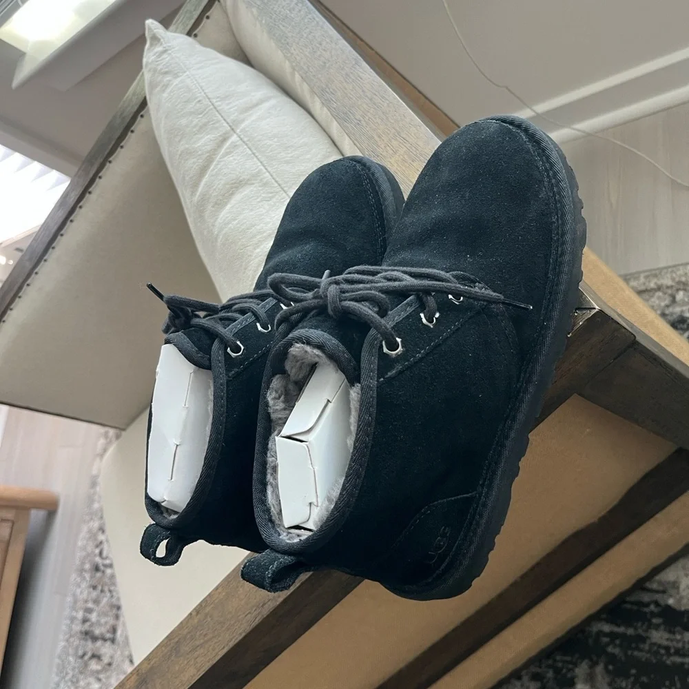 UGG Neumel Boots - Picture 5 of 9